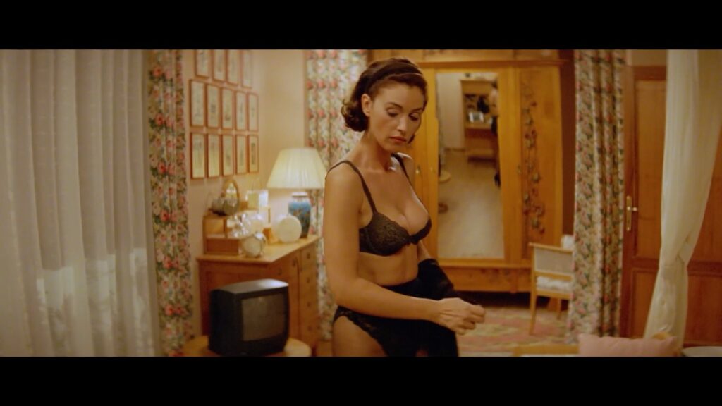 Monica Bellucci Federica Virgili L Ultimo Capodanno 1998 1080p Web NCS 01