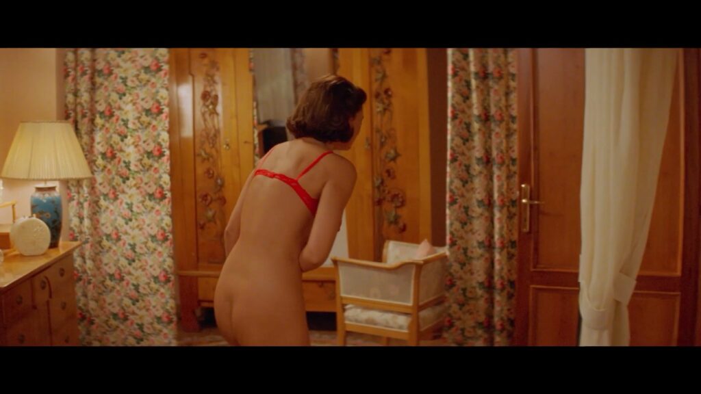 Monica Bellucci Federica Virgili L Ultimo Capodanno 1998 1080p Web NCS 08